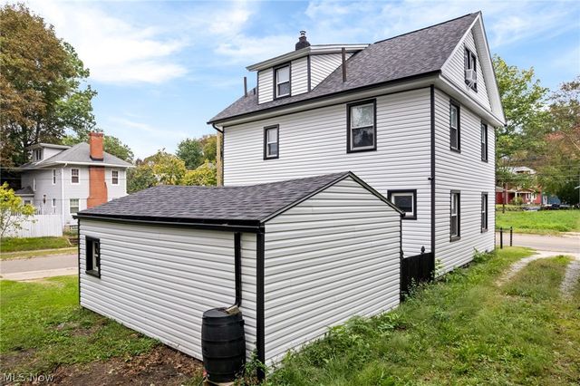 958 W Exchange Street, Akron, OH 44302