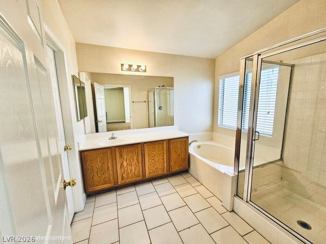 5953 Crumbling Ridge Street, Henderson, NV 89011