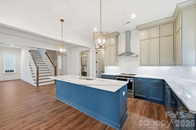 7237 Westrow Avenue, Charlotte, NC 28278