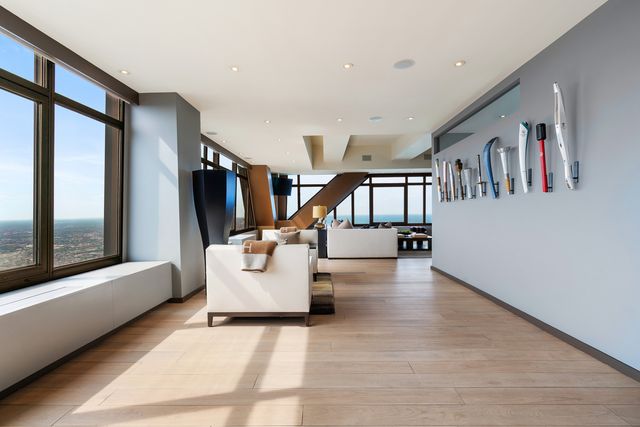 175 E Delaware Place 9210, Chicago, IL 60611