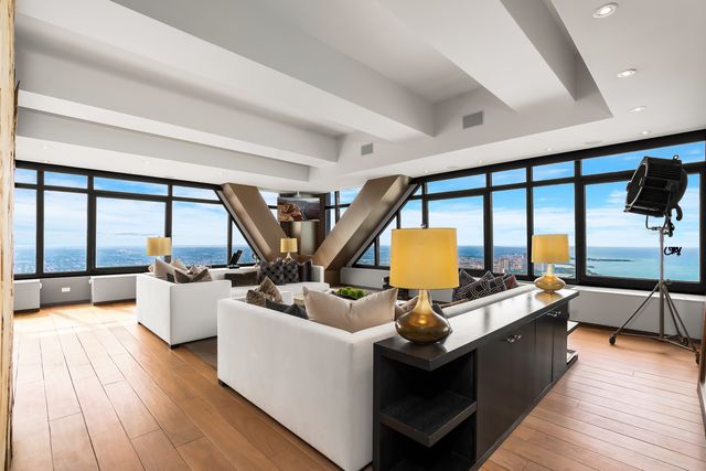 175 E Delaware Place 9210, Chicago, IL 60611