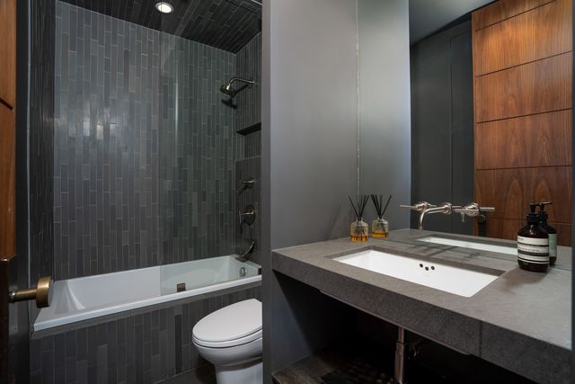 175 E Delaware Place 9210, Chicago, IL 60611