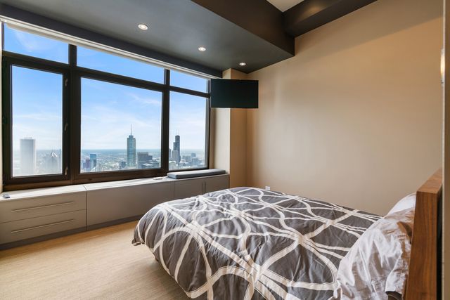 175 E Delaware Place 9210, Chicago, IL 60611