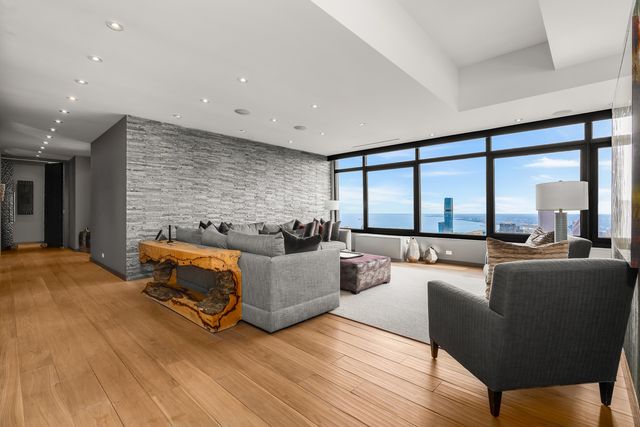 175 E Delaware Place 9210, Chicago, IL 60611