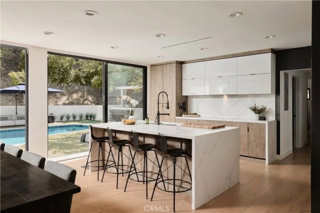 4472 Louise Avenue, Encino, CA 91316