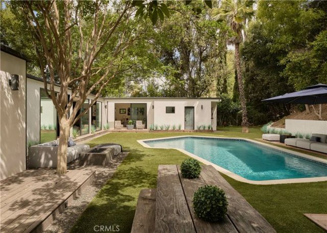 4472 Louise Avenue, Encino, CA 91316