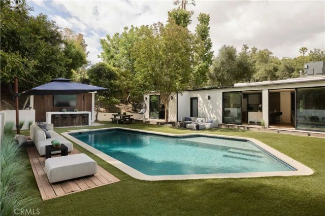 4472 Louise Avenue, Encino, CA 91316