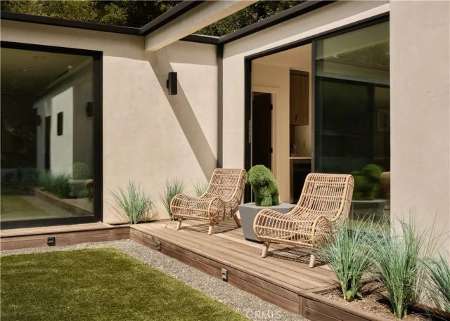 4472 Louise Avenue, Encino, CA 91316