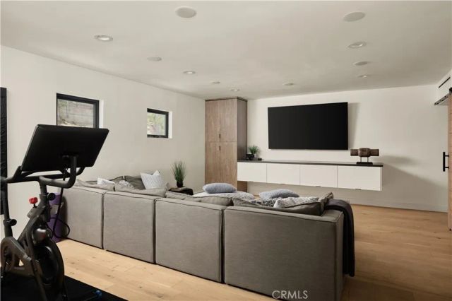4472 Louise Avenue, Encino, CA 91316