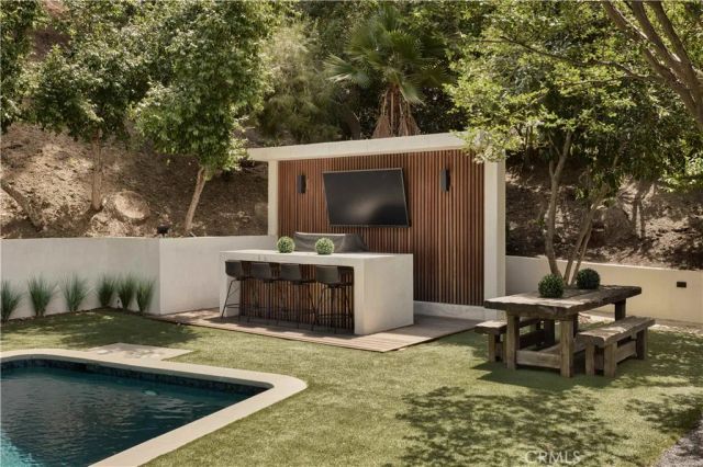 4472 Louise Avenue, Encino, CA 91316