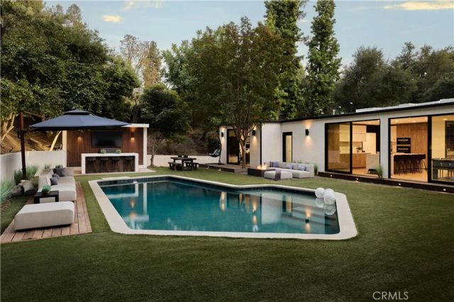 4472 Louise Avenue, Encino, CA 91316
