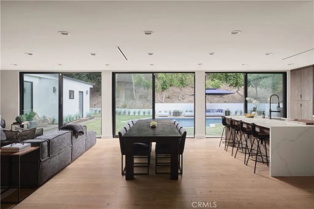 4472 Louise Avenue, Encino, CA 91316