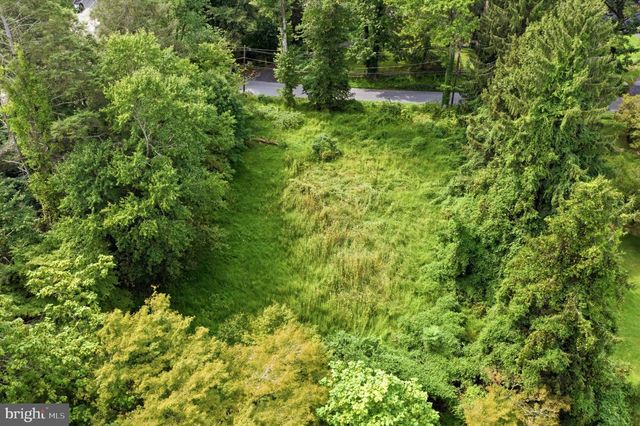 811 CRUM CREEK RD, Media, PA 19063