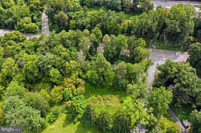 811 CRUM CREEK RD, Media, PA 19063