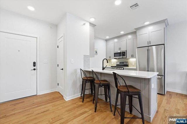 660 Bloomfield Avenue 405, Bloomfield, NJ 07003