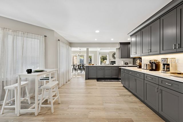 8 Windjammer Ct, Hilton Head Island, SC 29928