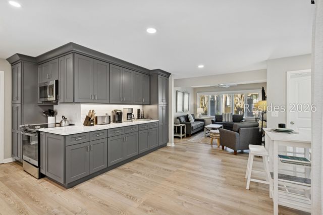 8 Windjammer Ct, Hilton Head Island, SC 29928