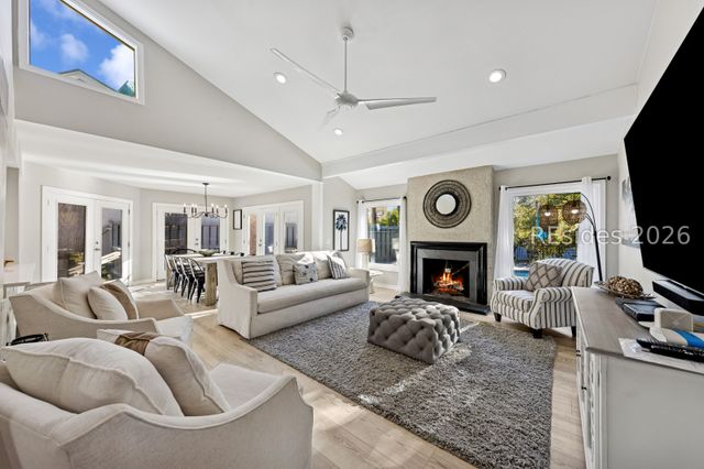8 Windjammer Ct, Hilton Head Island, SC 29928
