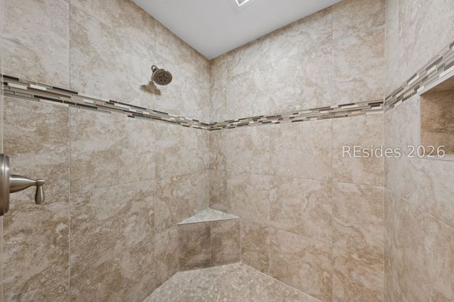 8 Windjammer Ct, Hilton Head Island, SC 29928