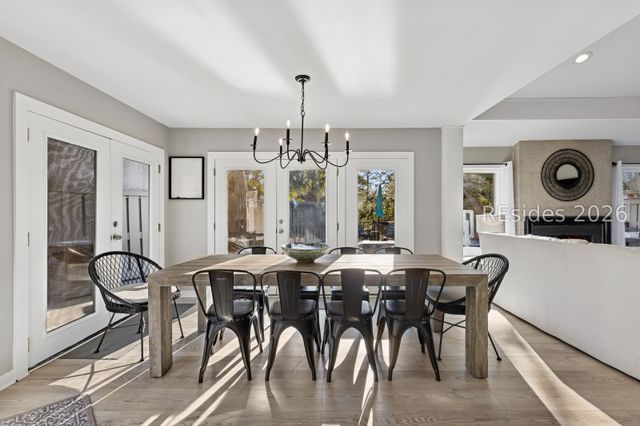 8 Windjammer Ct, Hilton Head Island, SC 29928