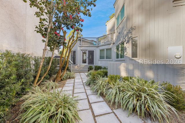 8 Windjammer Ct, Hilton Head Island, SC 29928