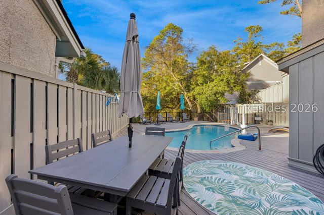 8 Windjammer Ct, Hilton Head Island, SC 29928