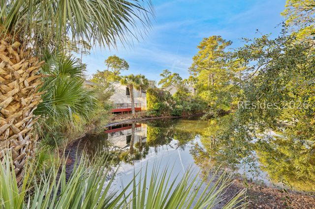 8 Windjammer Ct, Hilton Head Island, SC 29928