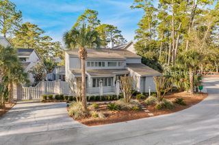 8 Windjammer Ct, Hilton Head Island, SC 29928