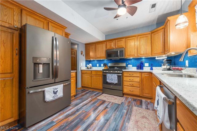 640 W Martin Avenue, Amherst, OH 44001