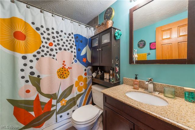 640 W Martin Avenue, Amherst, OH 44001