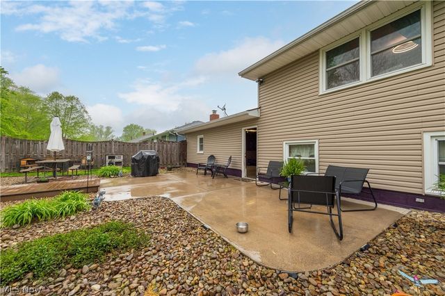 640 W Martin Avenue, Amherst, OH 44001