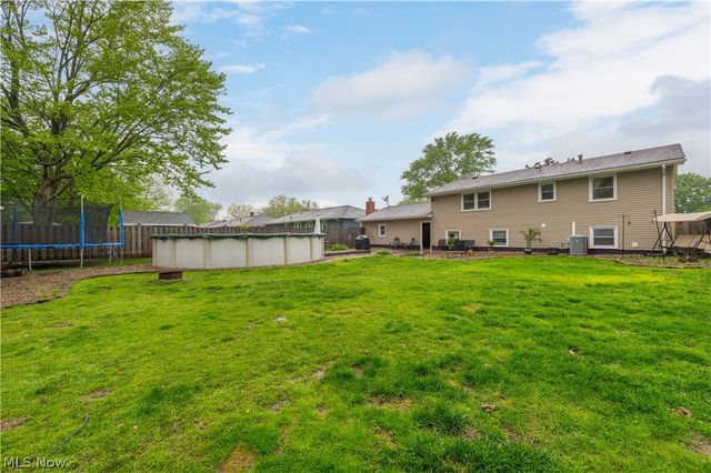 640 W Martin Avenue, Amherst, OH 44001