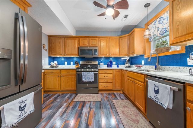 640 W Martin Avenue, Amherst, OH 44001