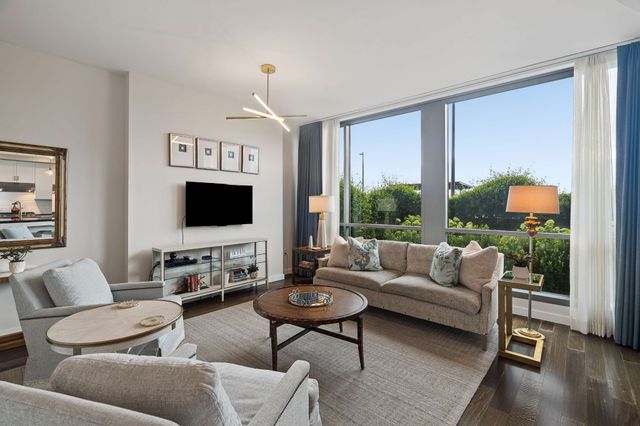 900 20th Ave S Apt 612, Nashville, TN 37212