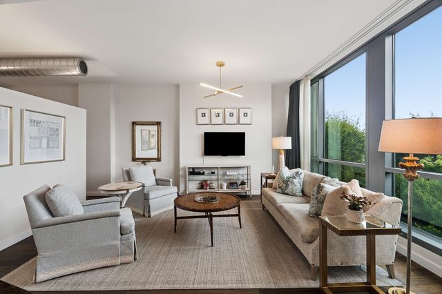 900 20th Ave S Apt 612, Nashville, TN 37212