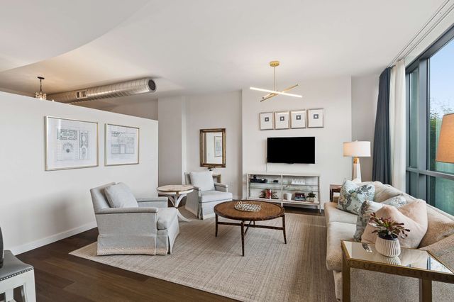900 20th Ave S Apt 612, Nashville, TN 37212