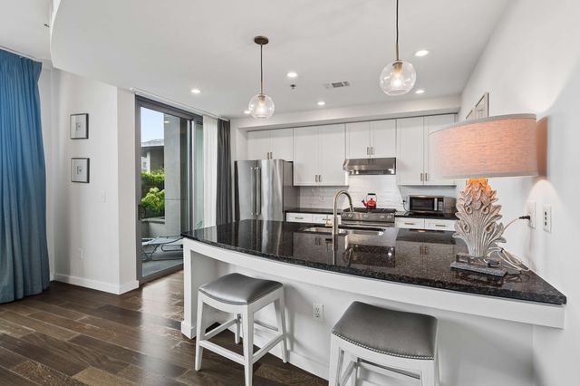 900 20th Ave S Apt 612, Nashville, TN 37212