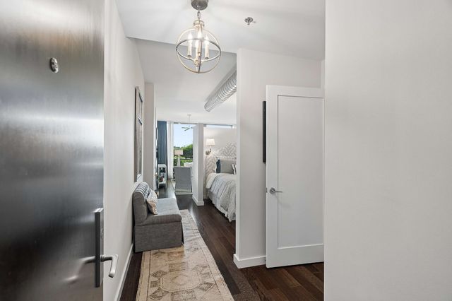 900 20th Ave S Apt 612, Nashville, TN 37212