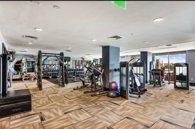 900 20th Ave S Apt 612, Nashville, TN 37212