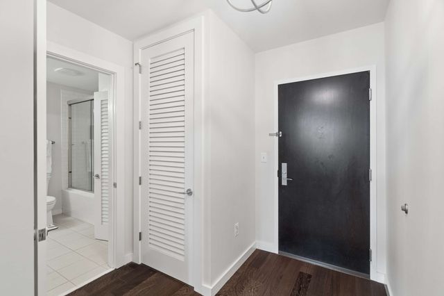 900 20th Ave S Apt 612, Nashville, TN 37212