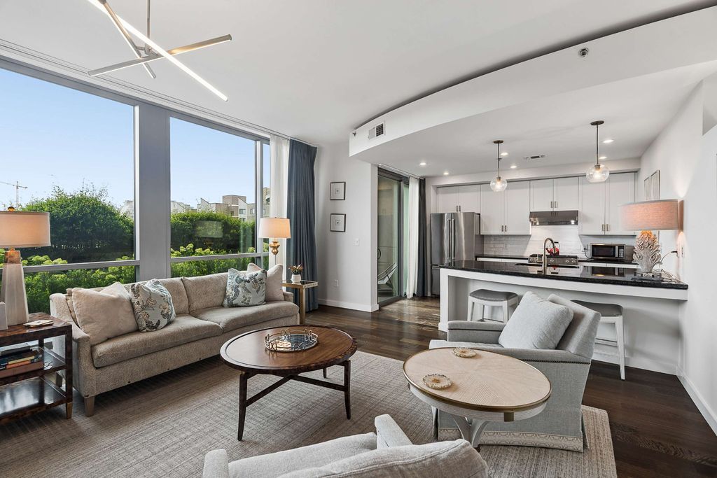 900 20th Ave S Apt 612, Nashville, TN 37212