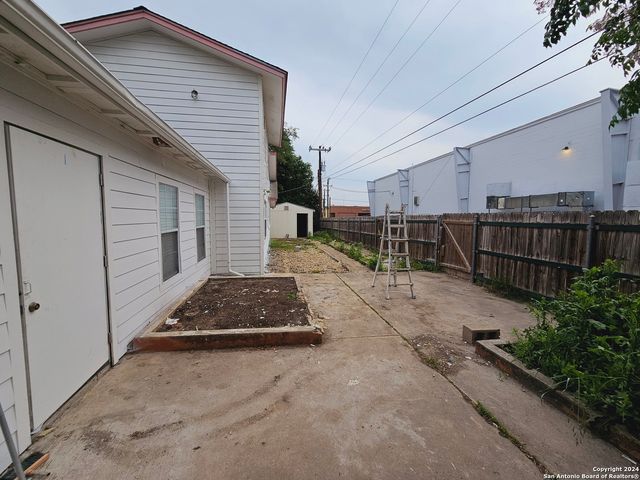 6700 YELLOW ROSE ST, San Antonio, TX 78238