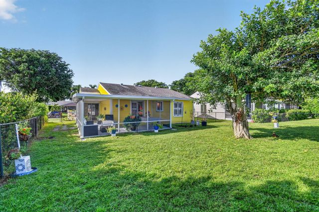 9099 Carma Drive, Boynton Beach, FL 33472