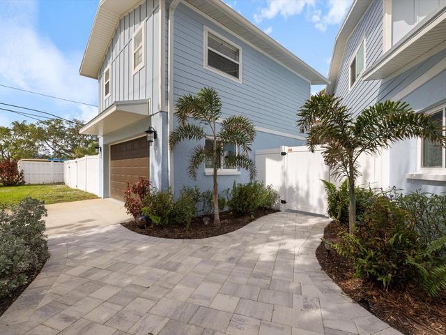 842 NOKOMIS AVENUE S, Venice, FL 34285
