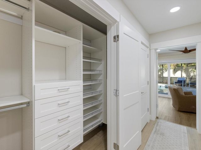 842 NOKOMIS AVENUE S, Venice, FL 34285