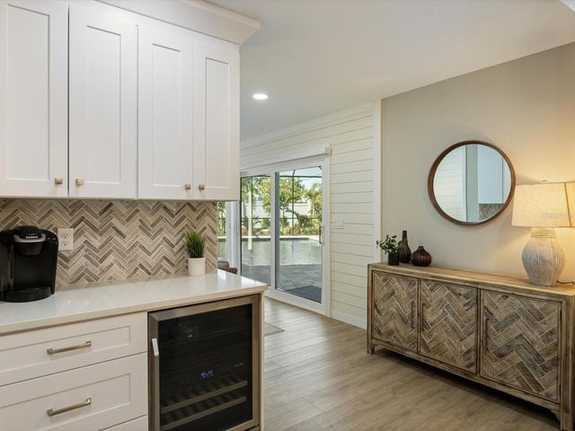 842 NOKOMIS AVENUE S, Venice, FL 34285