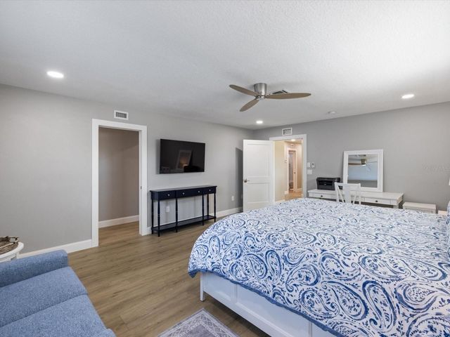 842 NOKOMIS AVENUE S, Venice, FL 34285