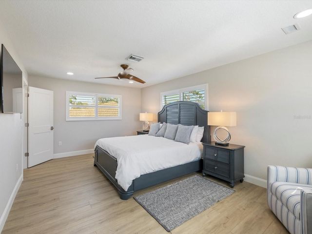 842 NOKOMIS AVENUE S, Venice, FL 34285