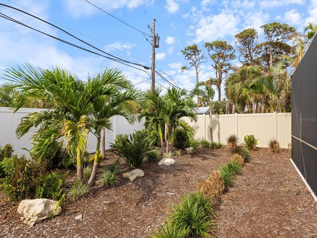 842 NOKOMIS AVENUE S, Venice, FL 34285