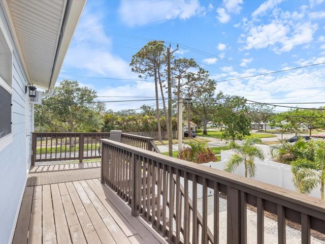842 NOKOMIS AVENUE S, Venice, FL 34285